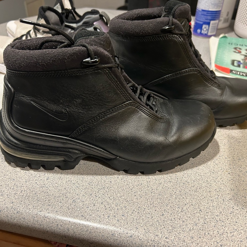 Nike Men's Black Leather Ankle Boots